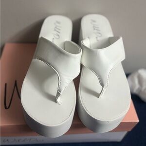 Wild Pair Naomie Thong Platform Wedge Sandals Womens 9 M White Shoes NWB
#20